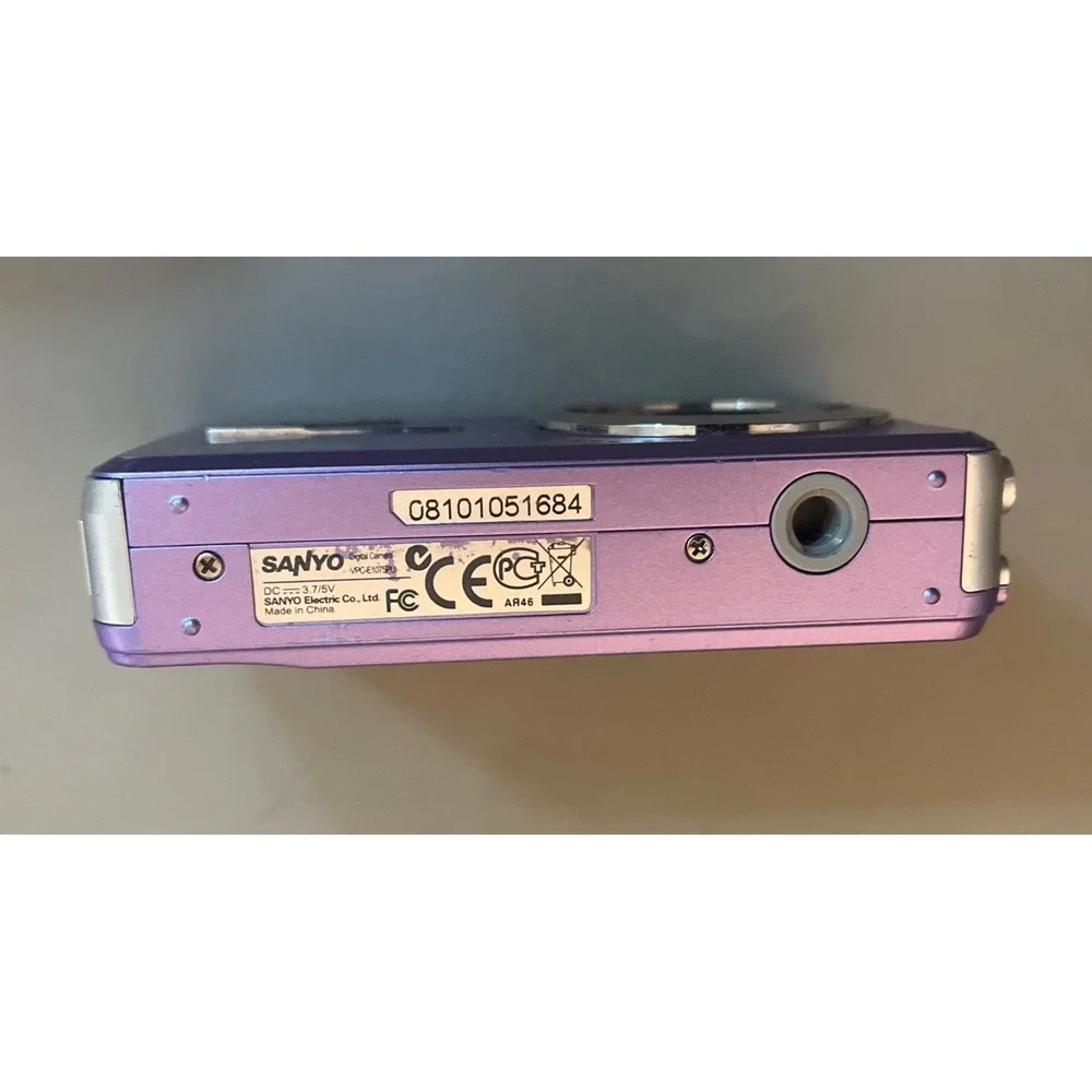 Sanyo VPC e1075 10.0MP Digital Camera No Power Cord